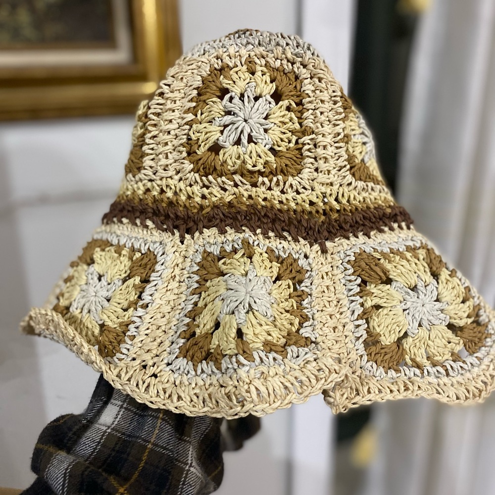 Cute Free People look-a-like sun hat